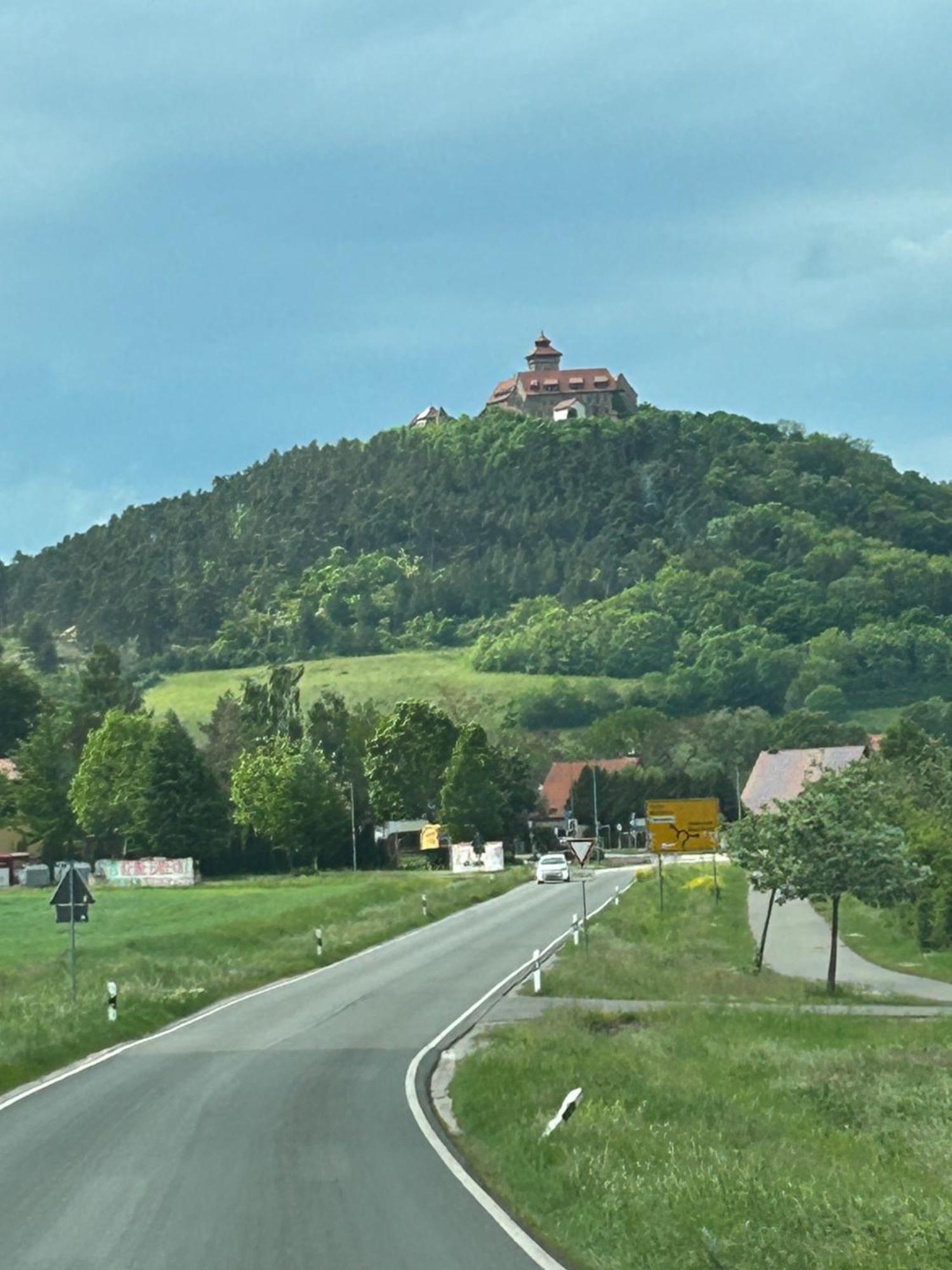 Ferienwohnung Happyhome Bahnhofnah Gemuetlich Familiaer Arnstadt Zewnętrze zdjęcie